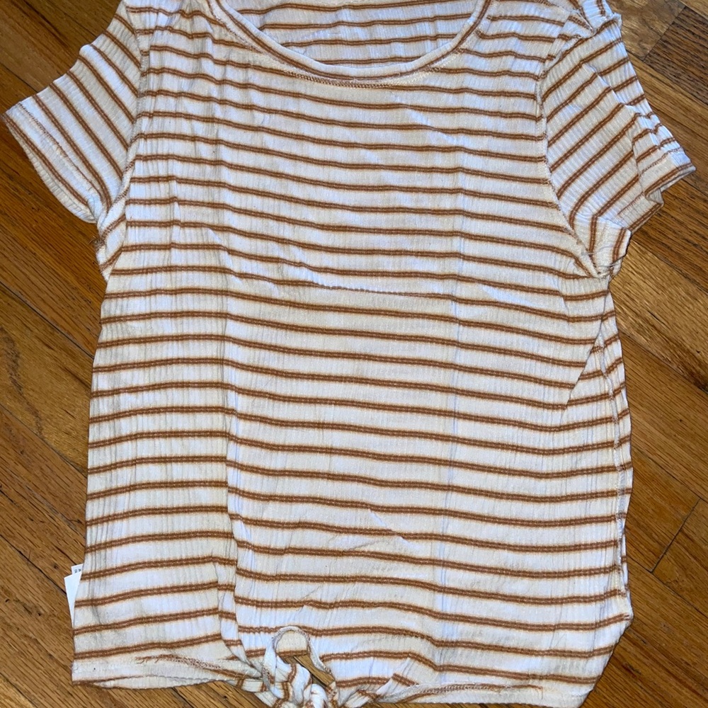 American Eagle t shirt
